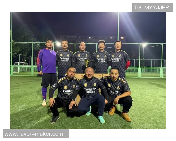 足球明星精彩瞬间汇聚大赏多样风格混合图片大全展现球场魅力与激情